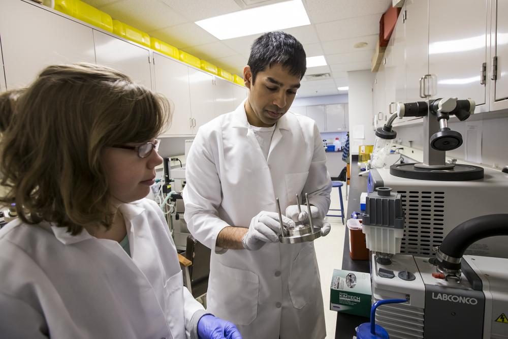 Bioengineering students in a lab