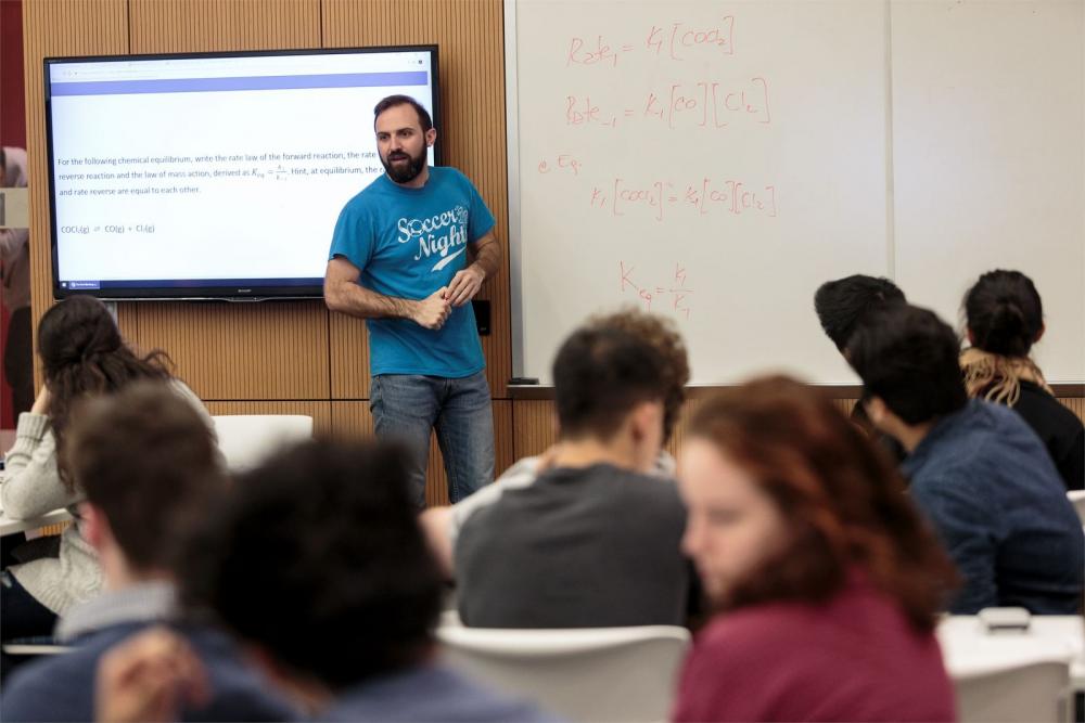 Professor teaches Temple students in CST classroom.