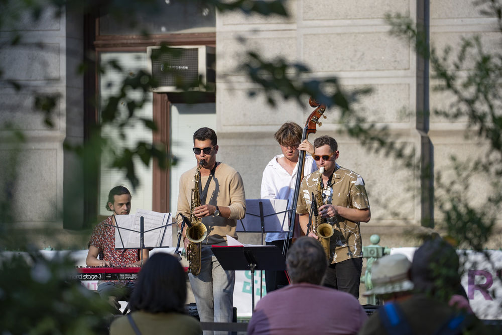 Boyer students performing in Dilworth Park. 