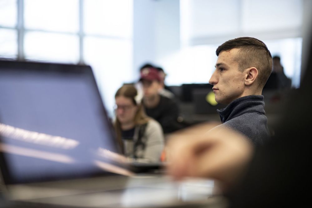 Fox students pay close attention during a lecture.