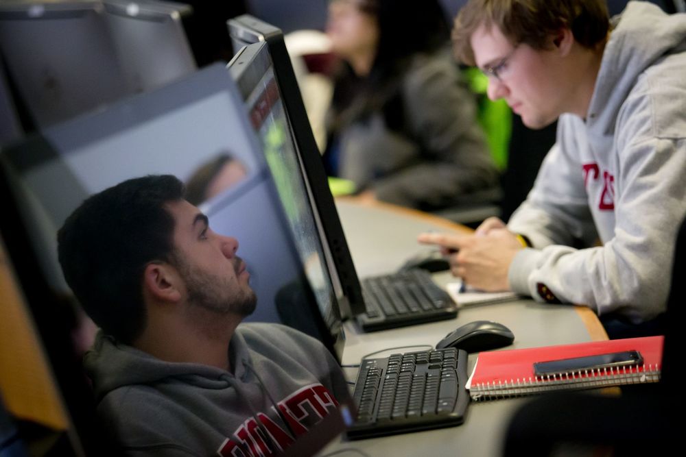 Fox students use the computer lab to study.